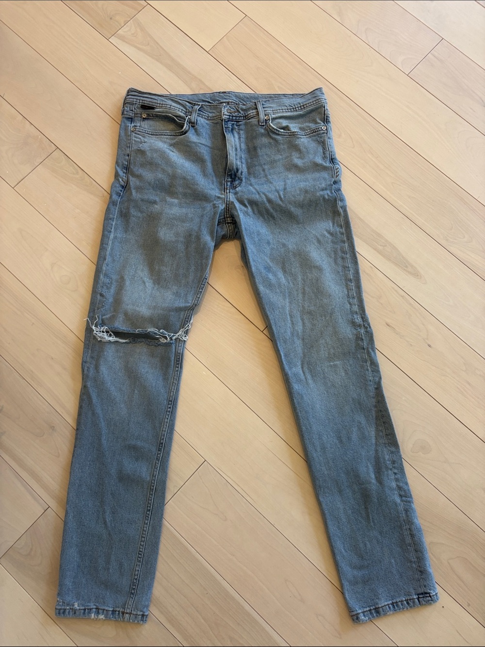 BDG Men's Slim Straight Jeans in Washed Blue-Grey